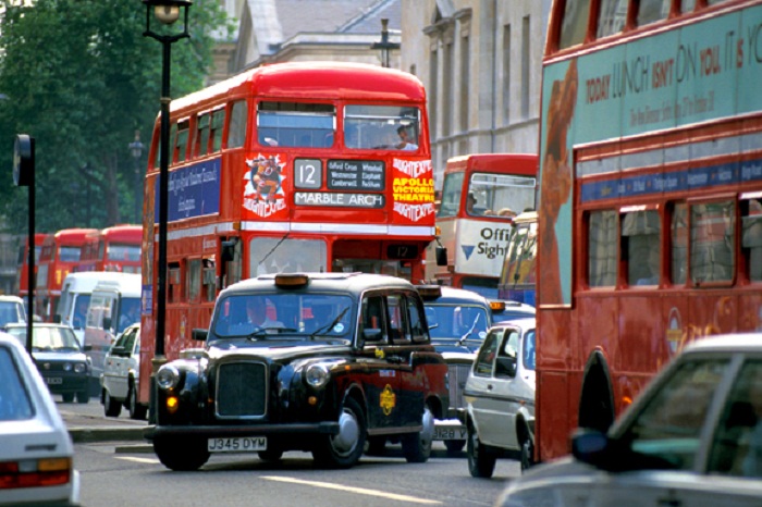 Nouvelle taxe pour les voitures polluantes à Londres